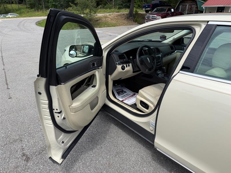 Lincoln MKS  2015