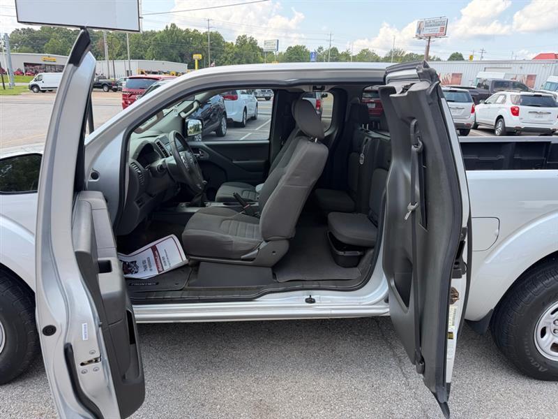 Nissan Frontier  2015