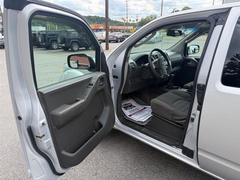 Nissan Frontier  2011