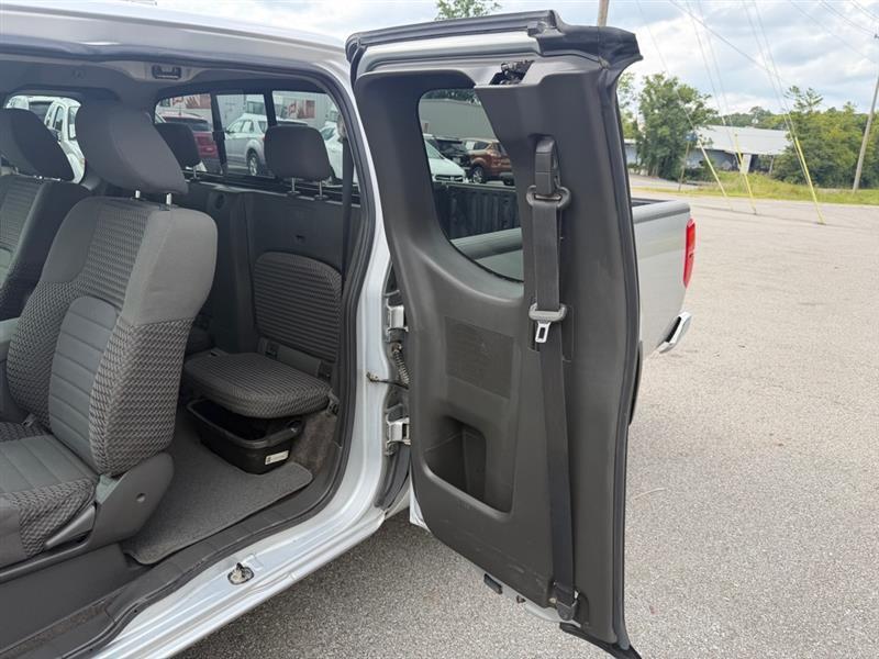 Nissan Frontier  2011