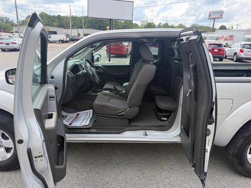 Nissan Frontier  2011