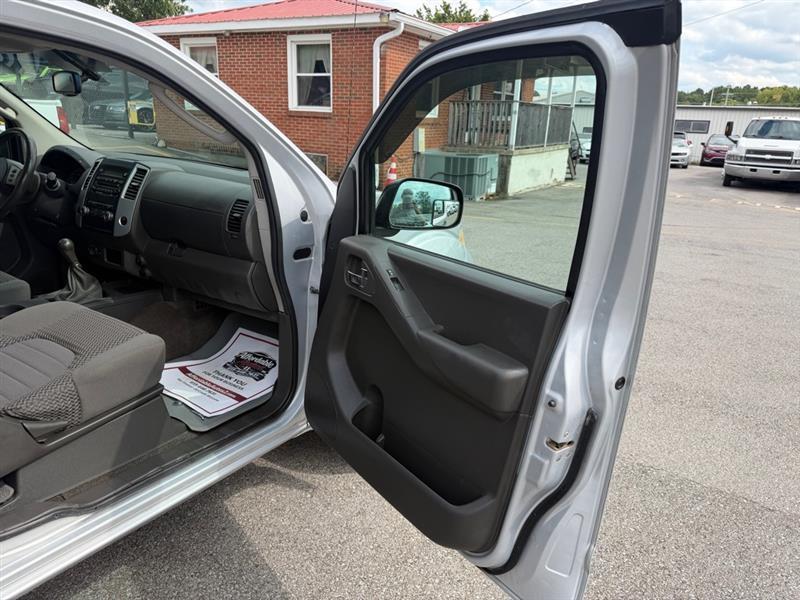 Nissan Frontier  2011