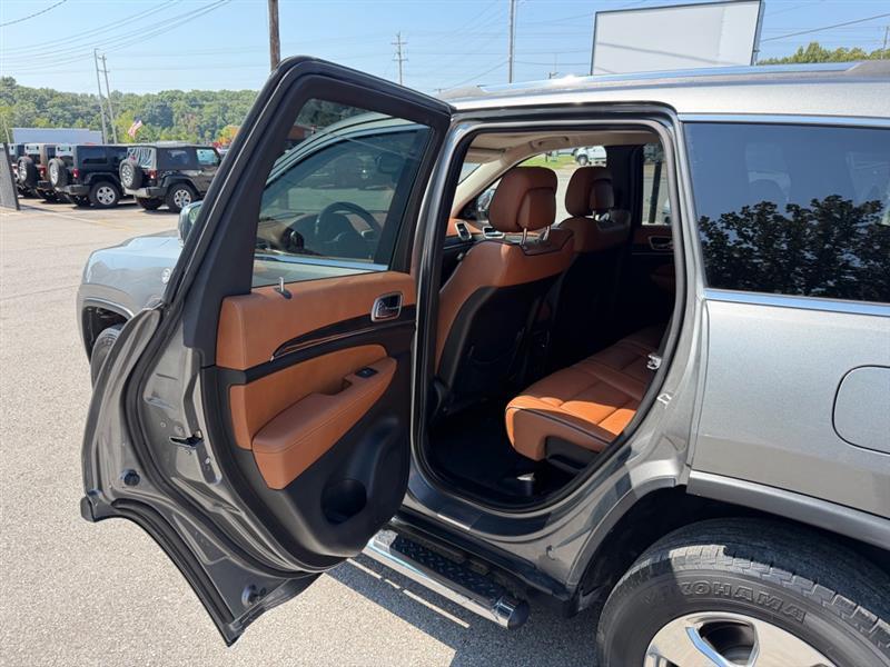 Jeep Grand Cherokee  2011