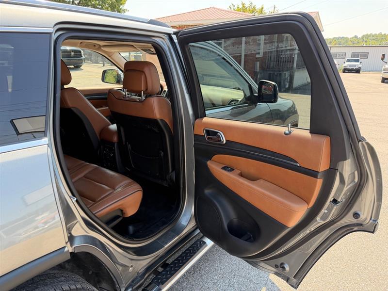 Jeep Grand Cherokee  2011