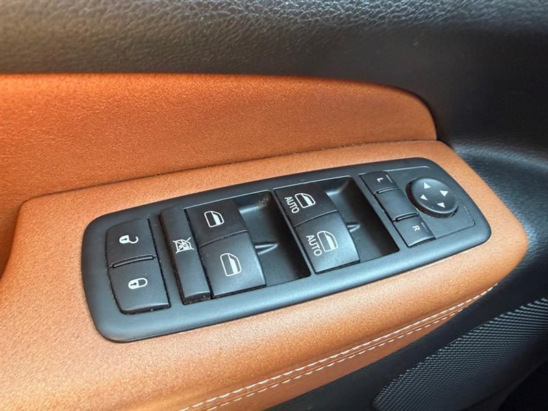 Jeep Grand Cherokee  2011