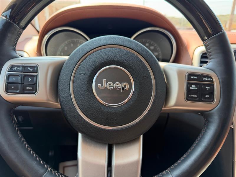 Jeep Grand Cherokee  2011