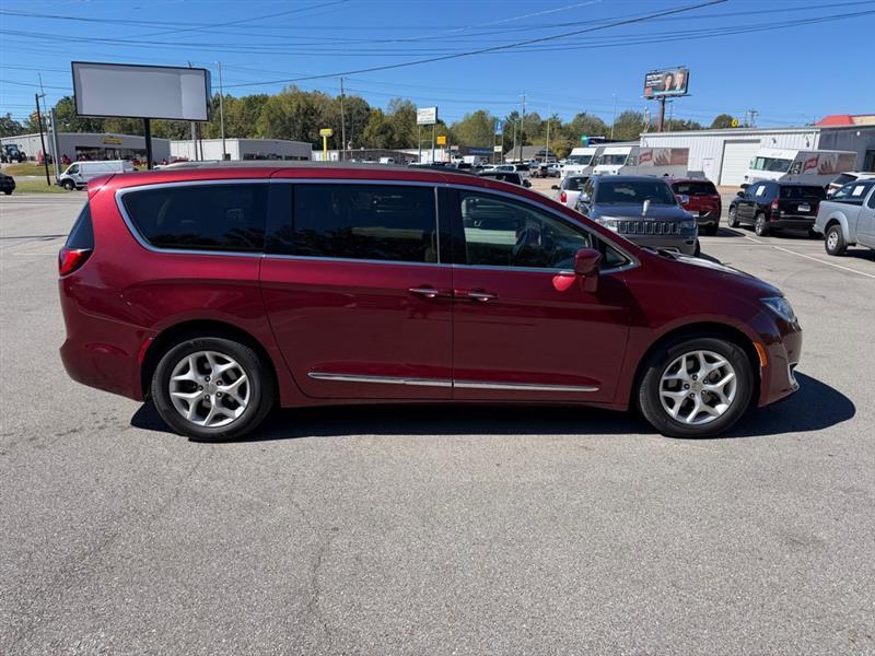 Chrysler Pacifica  2017