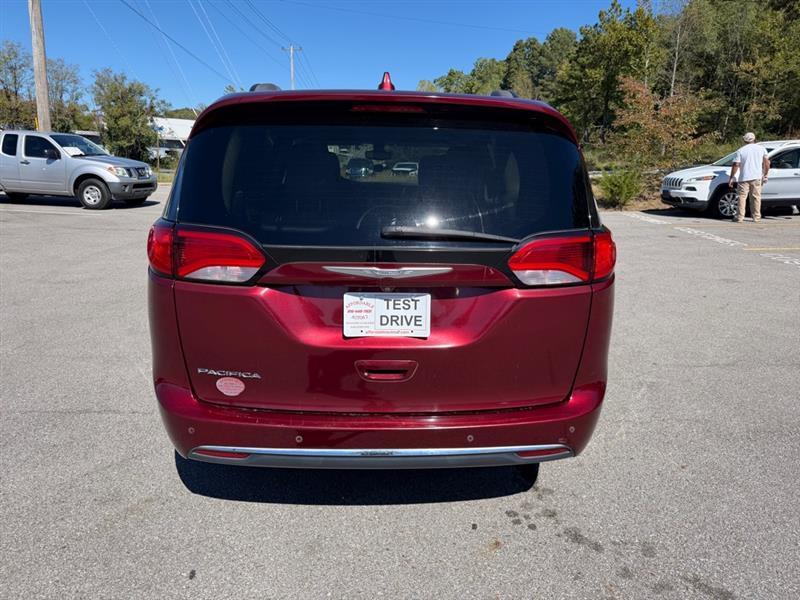 Chrysler Pacifica  2017