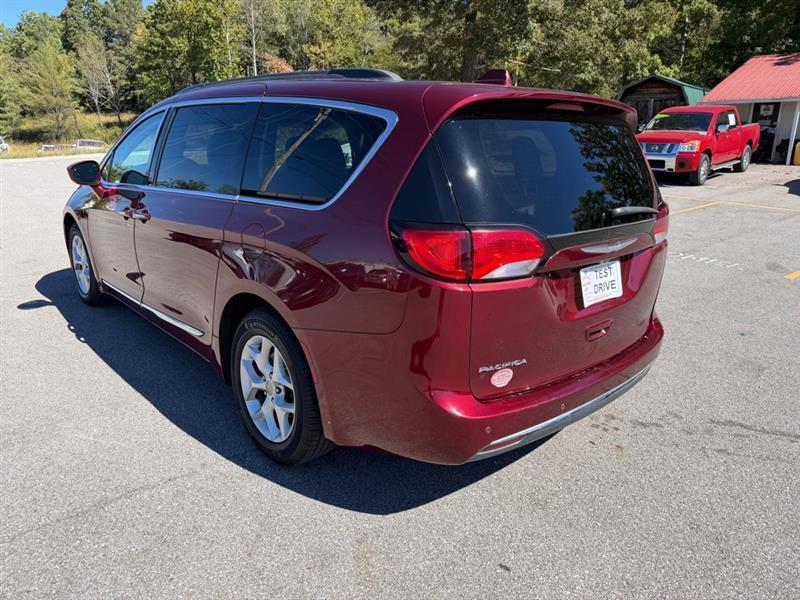 Chrysler Pacifica  2017