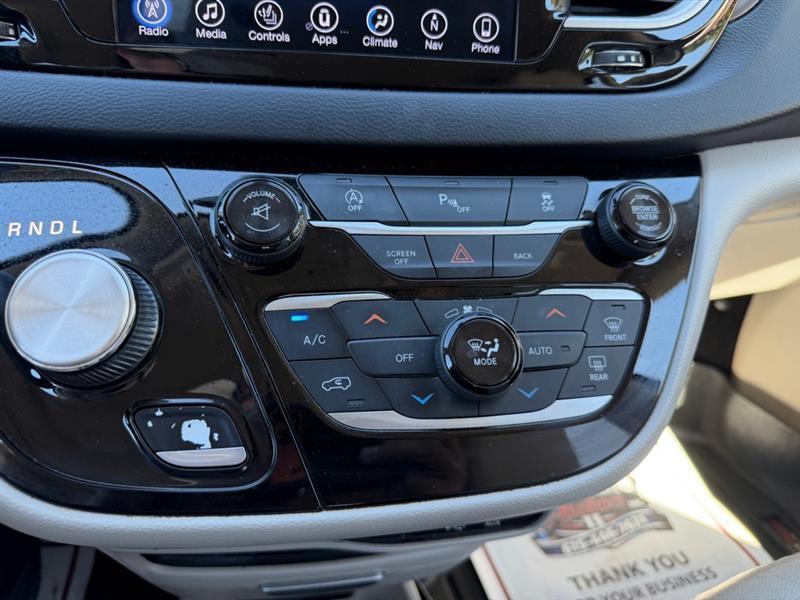 Chrysler Pacifica  2017