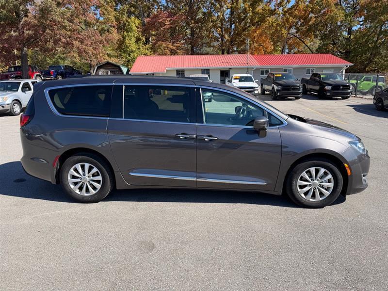 Chrysler Pacifica Touring Plus 2017