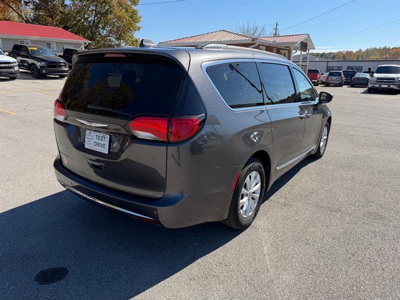 Chrysler Pacifica Touring Plus 2017