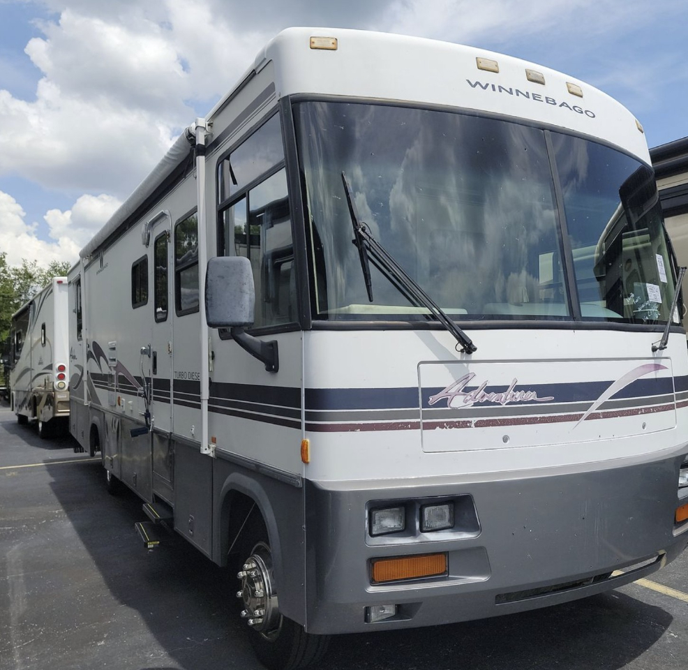 Winnebago Adventurer  1999 Winnebago Adventurer  1999