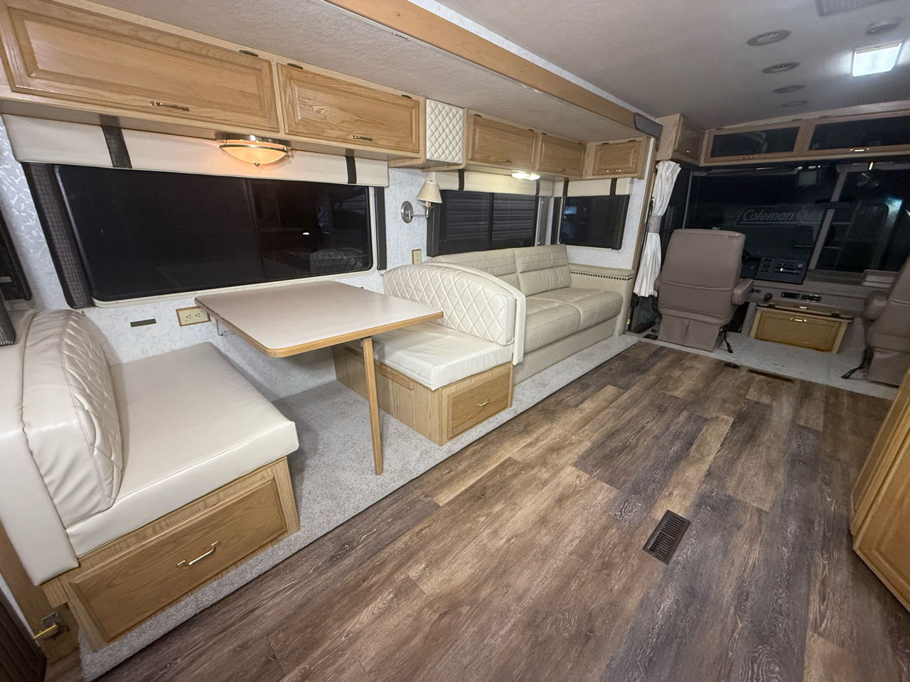 Winnebago Adventurer  1999 Winnebago Adventurer  1999