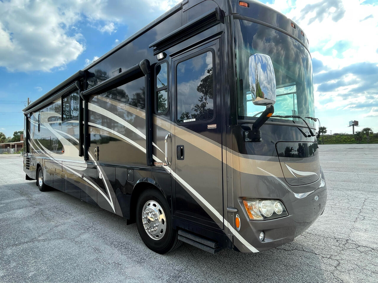 Winnebago Journey  2010 Winnebago Journey  2010