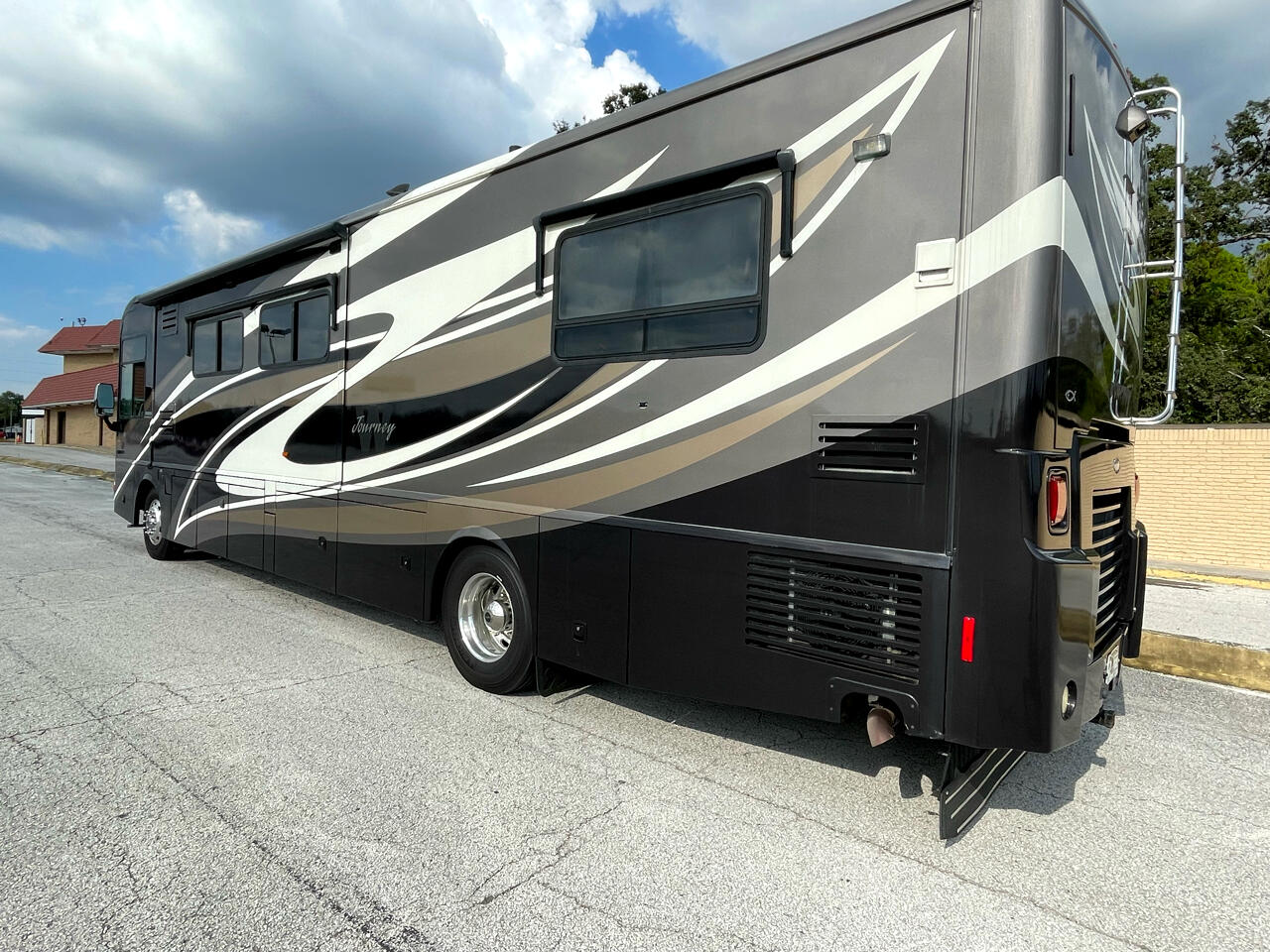 Winnebago Journey  2010 Winnebago Journey  2010