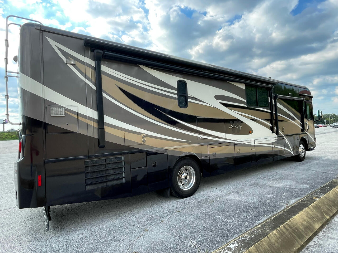 Winnebago Journey  2010 Winnebago Journey  2010