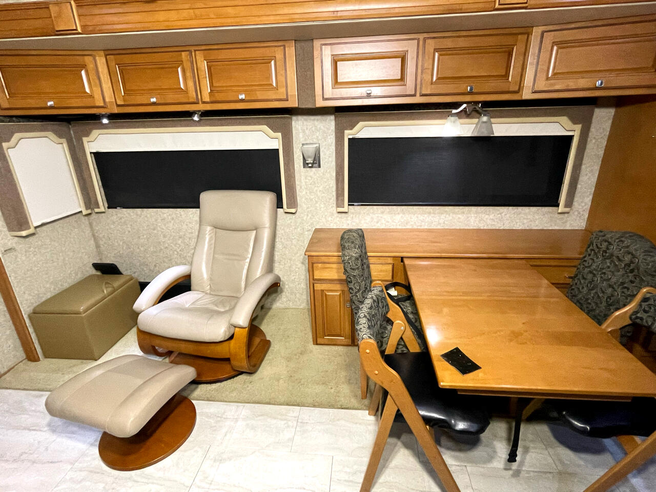 Winnebago Journey  2010 Winnebago Journey  2010