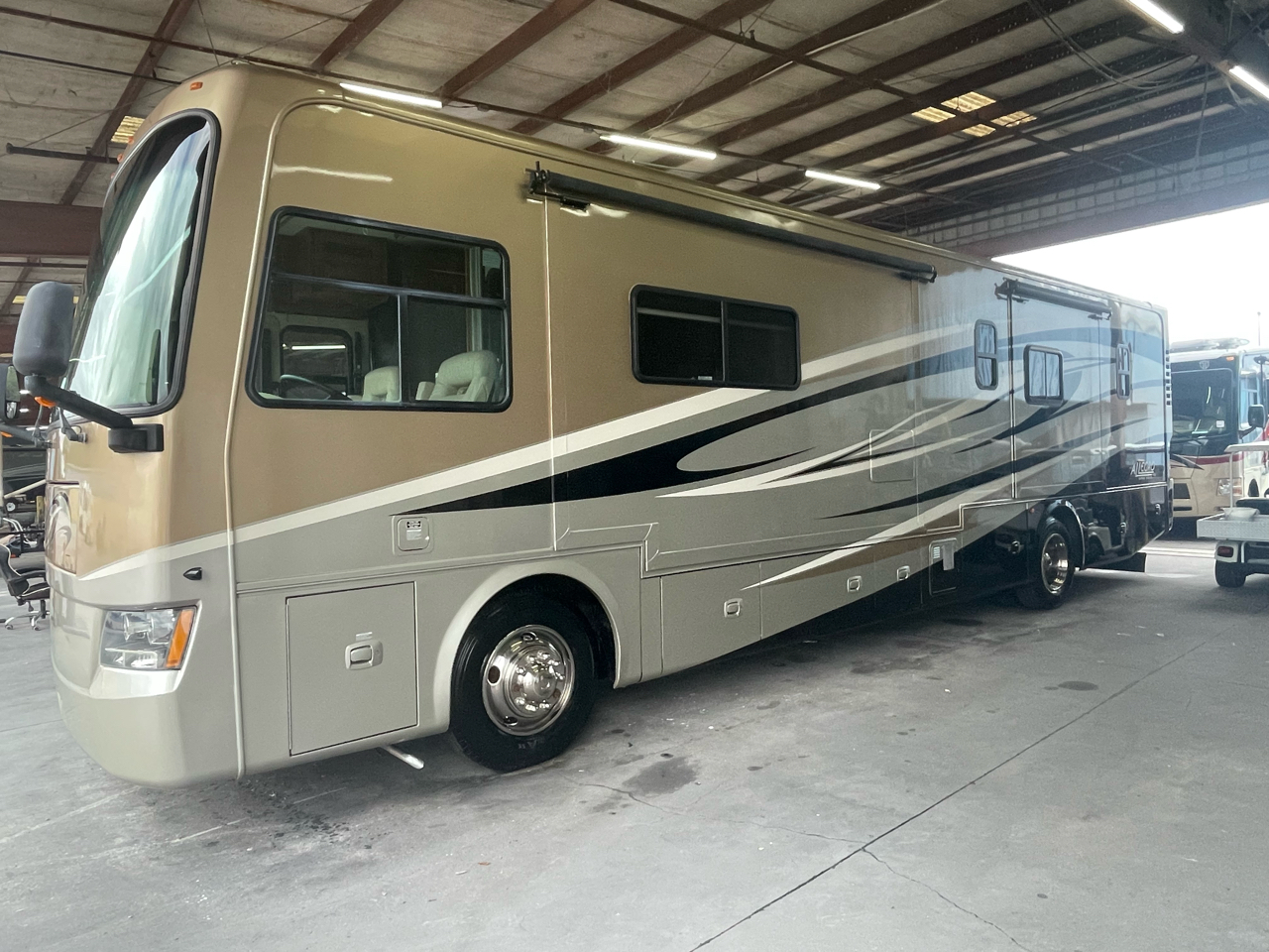 Tiffin Motorhomes Allegro  2011 Tiffin Motorhomes Allegro  2011