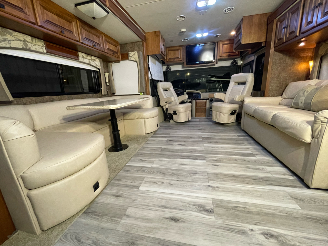 Tiffin Motorhomes Allegro  2011 Tiffin Motorhomes Allegro  2011