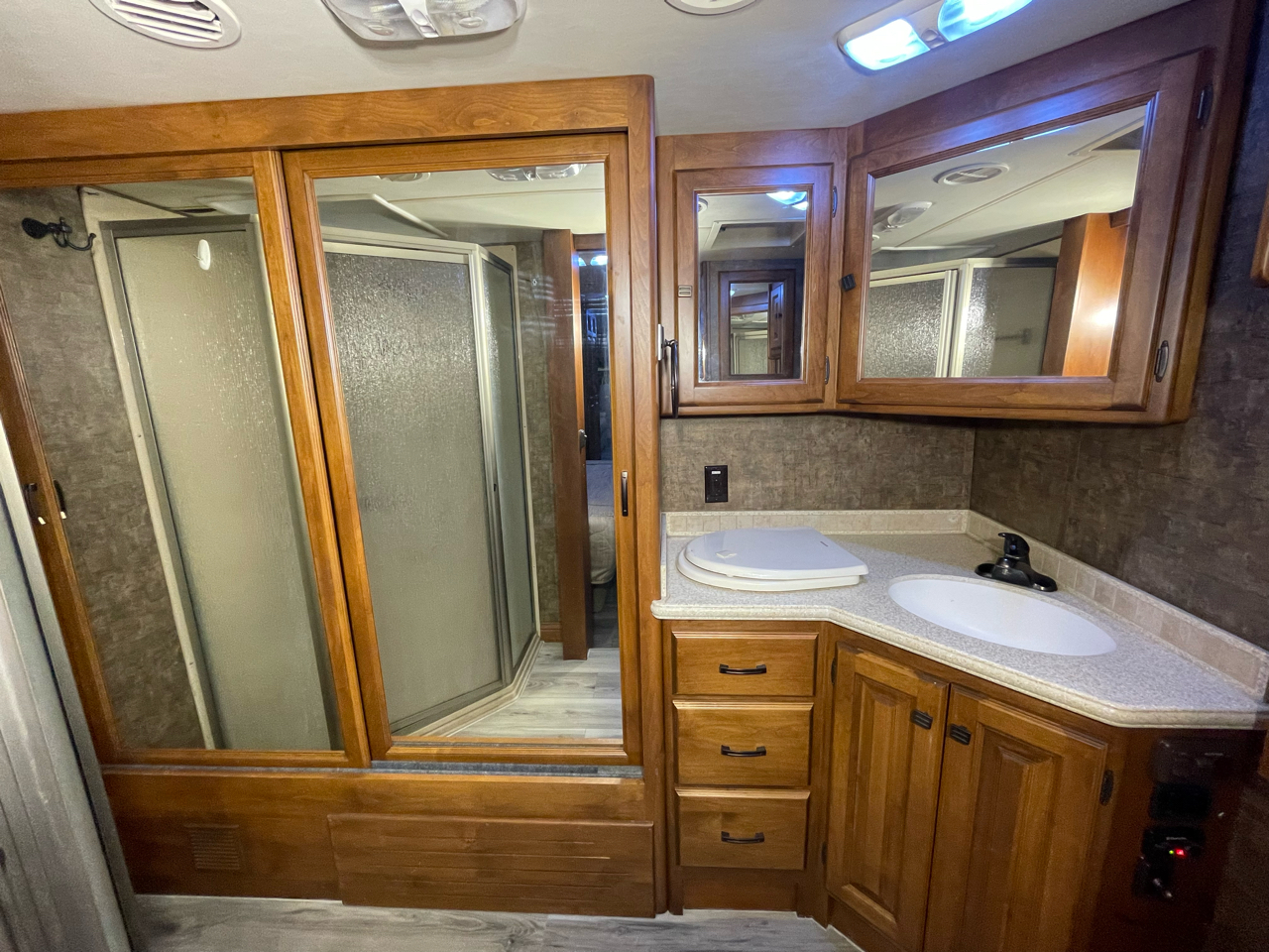 Tiffin Motorhomes Allegro  2011 Tiffin Motorhomes Allegro  2011