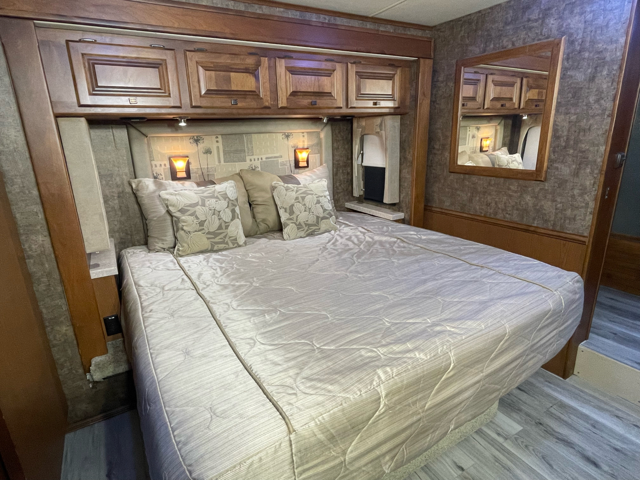 Tiffin Motorhomes Allegro  2011 Tiffin Motorhomes Allegro  2011