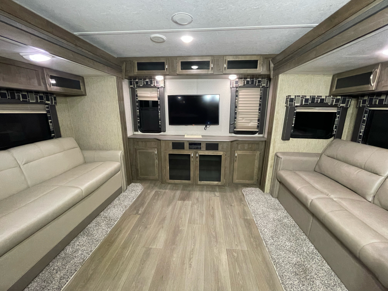 Coleman Travel Trailer  2019 Coleman Travel Trailer  2019