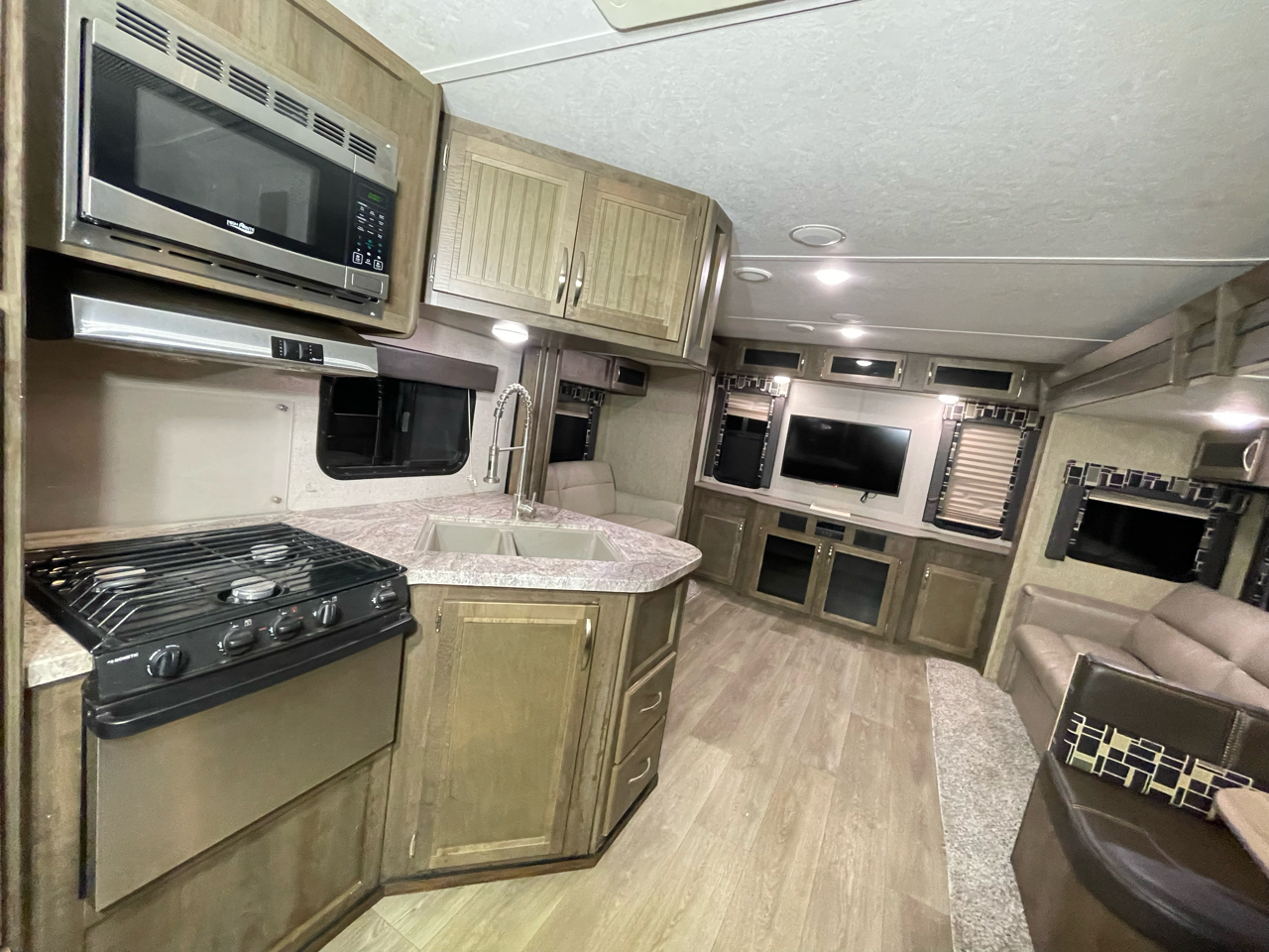 Coleman Travel Trailer  2019 Coleman Travel Trailer  2019