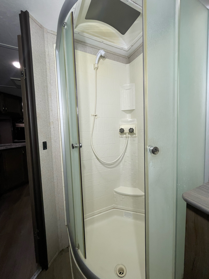 Coleman Travel Trailer  2019 Coleman Travel Trailer  2019