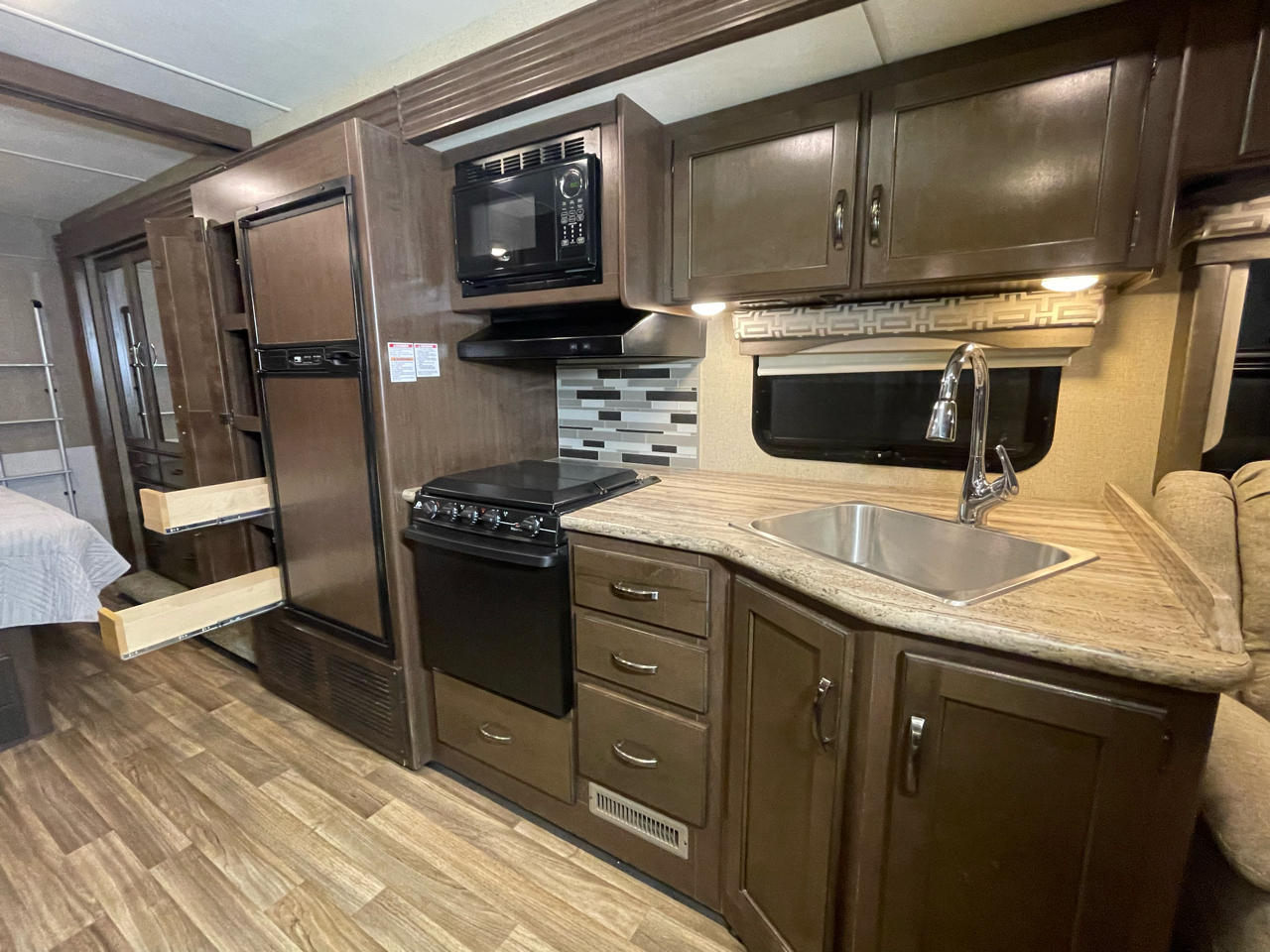 Thor Motor Coach A.C.E.  2017 Thor Motor Coach A.C.E.  2017