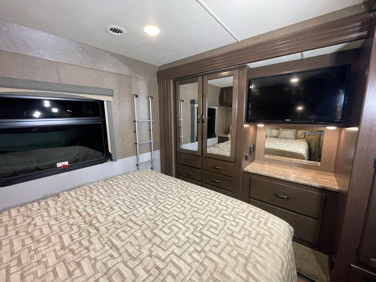 Thor Motor Coach A.C.E.  2017 Thor Motor Coach A.C.E.  2017