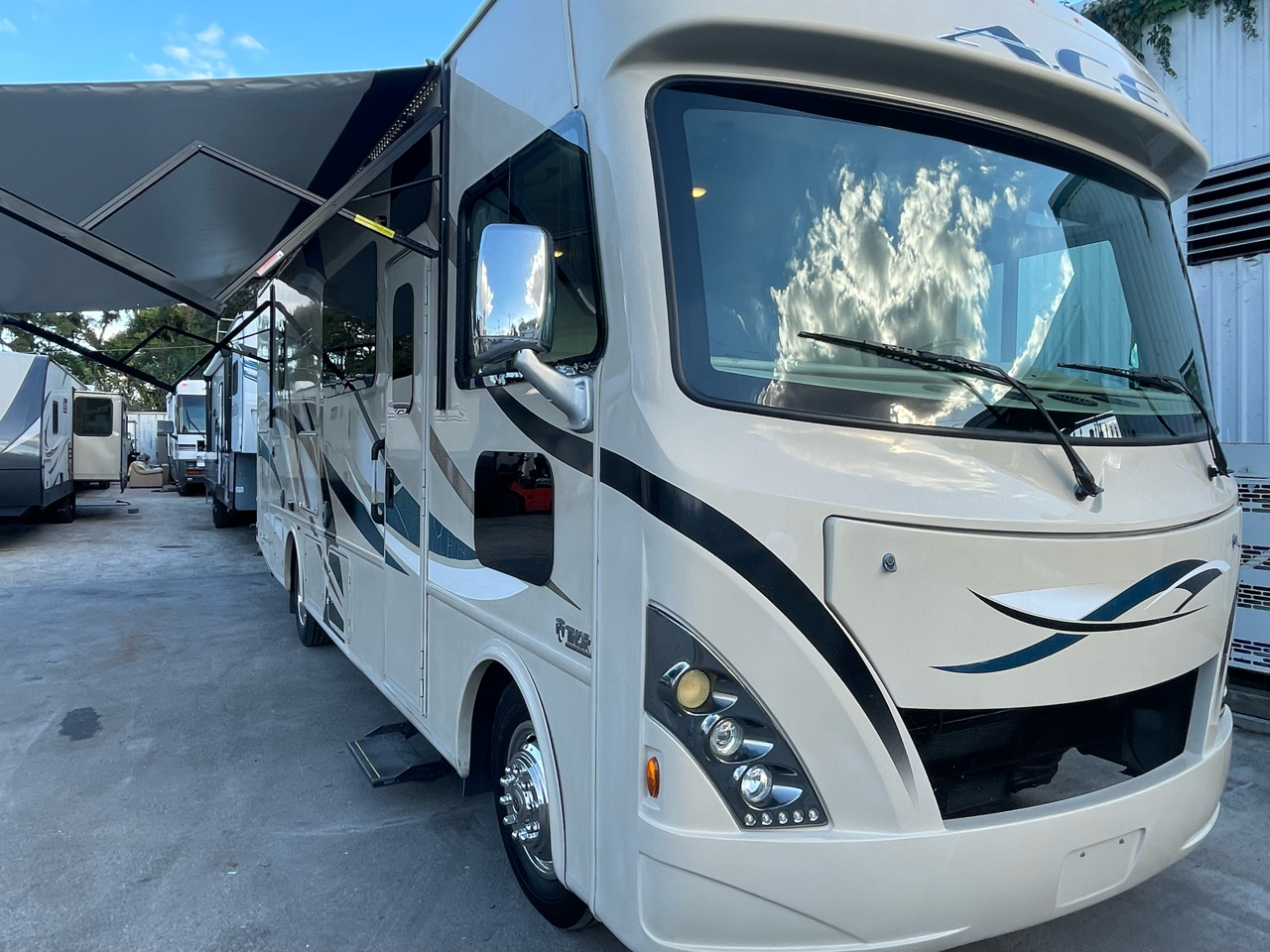 Thor Motor Coach A.C.E.  2017 Thor Motor Coach A.C.E.  2017