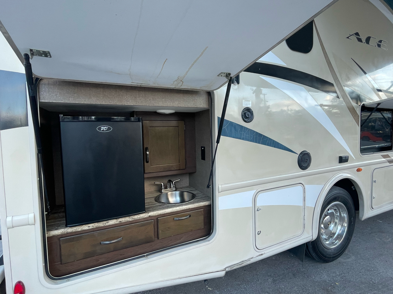 Thor Motor Coach A.C.E.  2017 Thor Motor Coach A.C.E.  2017