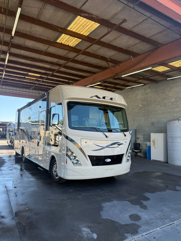 Thor Motor Coach A.C.E.  2017 Thor Motor Coach A.C.E.  2017