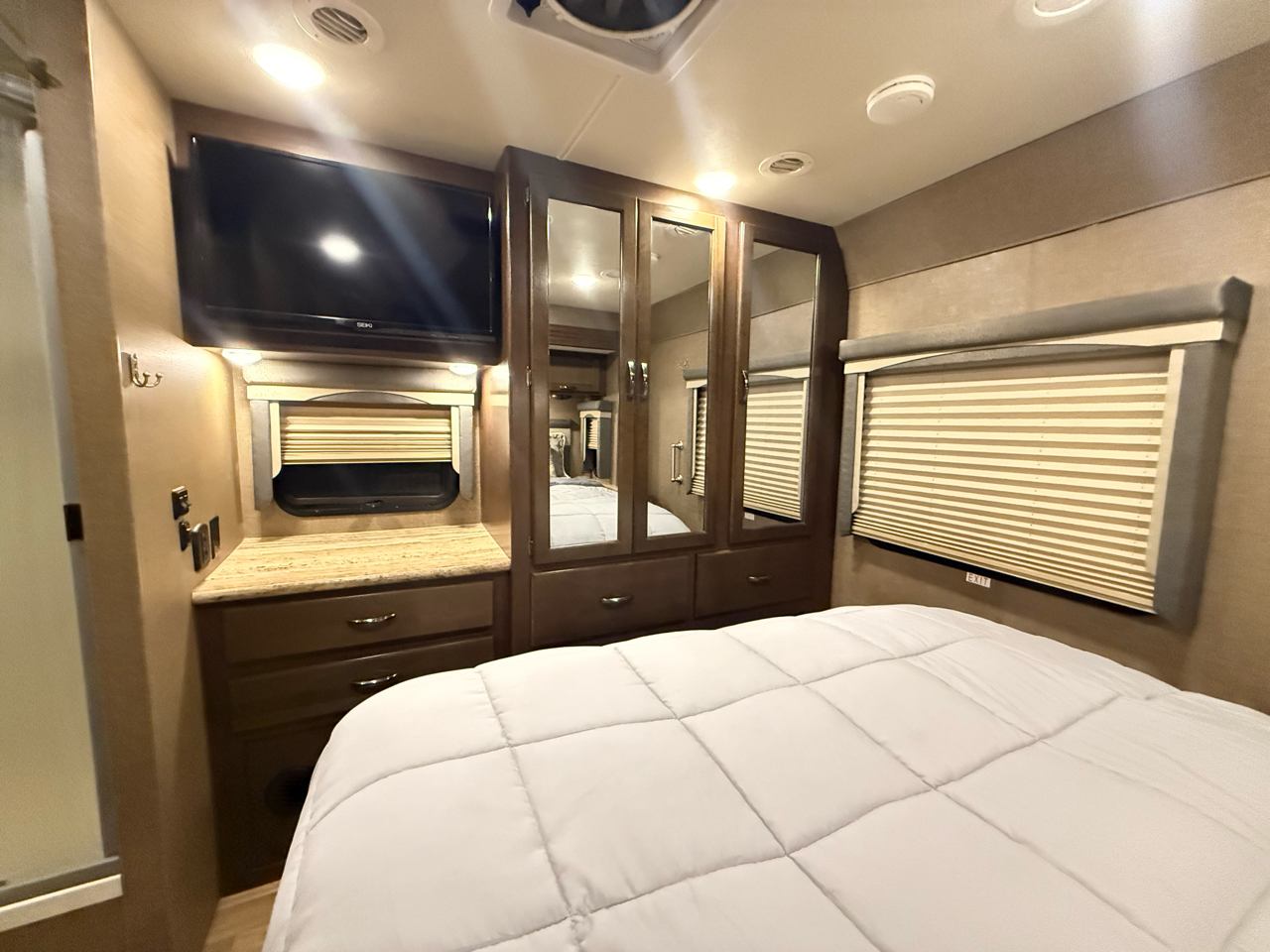 Thor Motor Coach A.C.E.  2017 Thor Motor Coach A.C.E.  2017