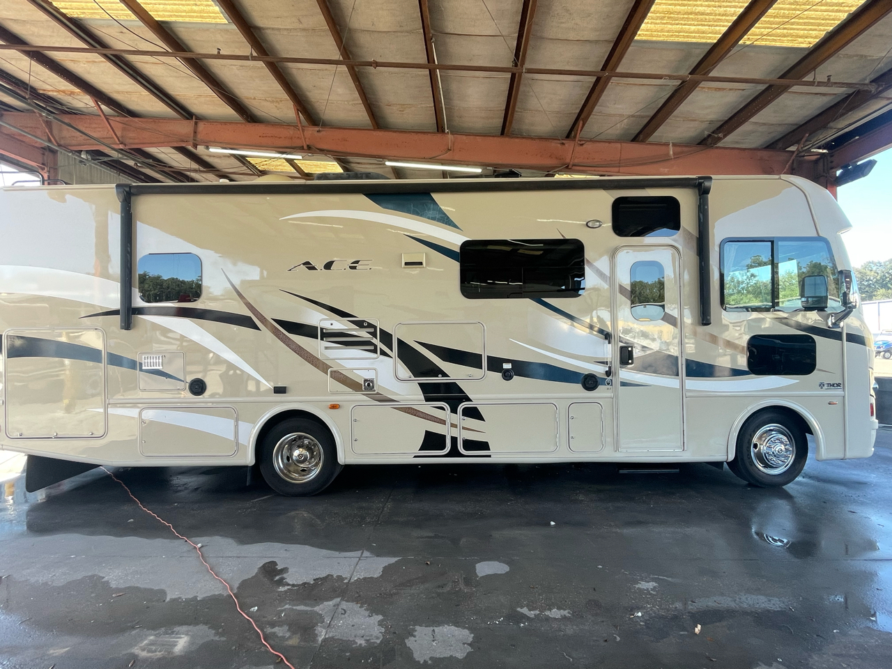 Thor Motor Coach A.C.E.  2017 Thor Motor Coach A.C.E.  2017