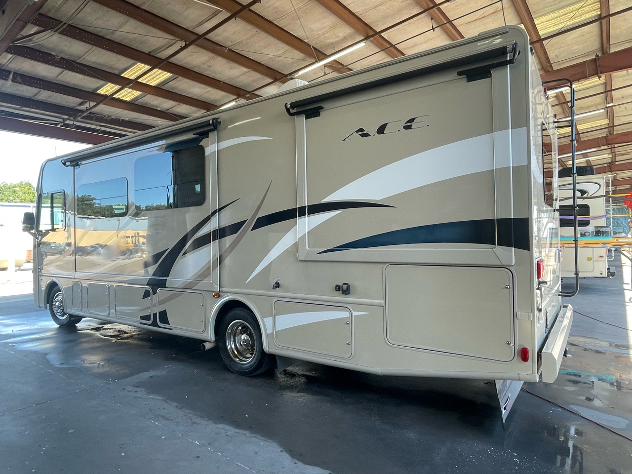 Thor Motor Coach A.C.E.  2017 Thor Motor Coach A.C.E.  2017