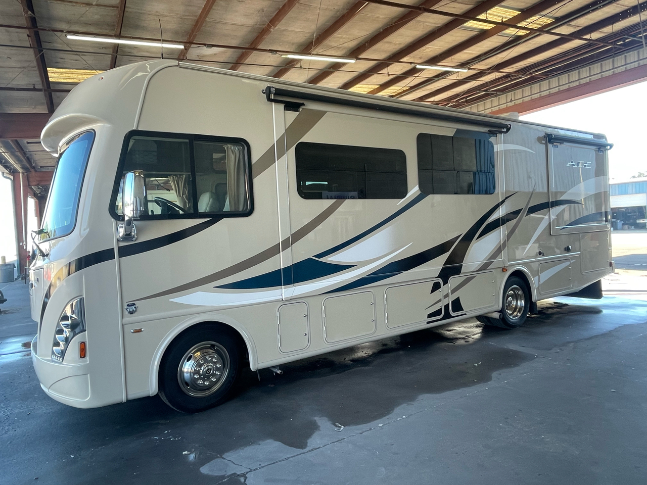 Thor Motor Coach A.C.E.  2017 Thor Motor Coach A.C.E.  2017