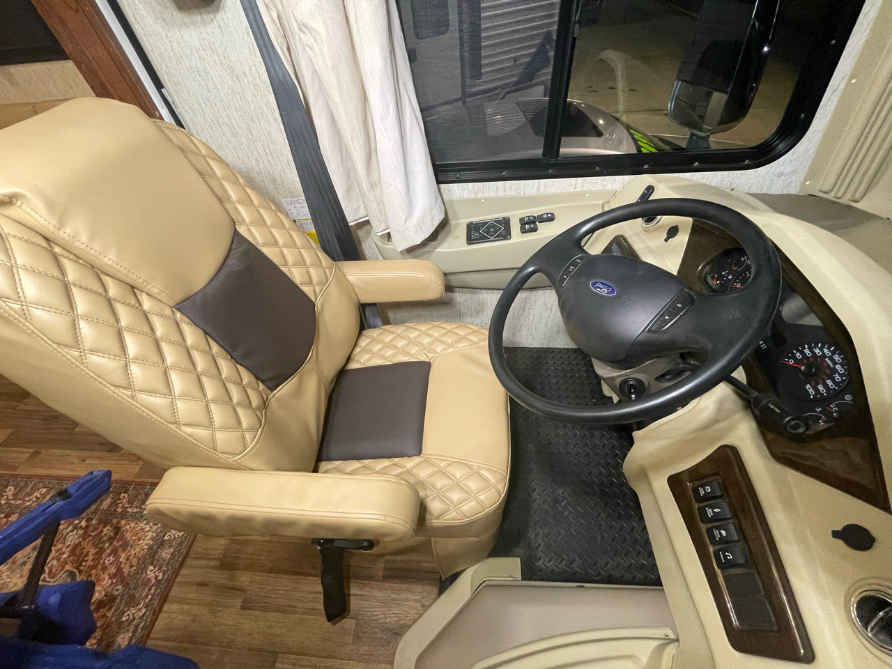 Coachmen Mirada  2019 Coachmen Mirada  2019