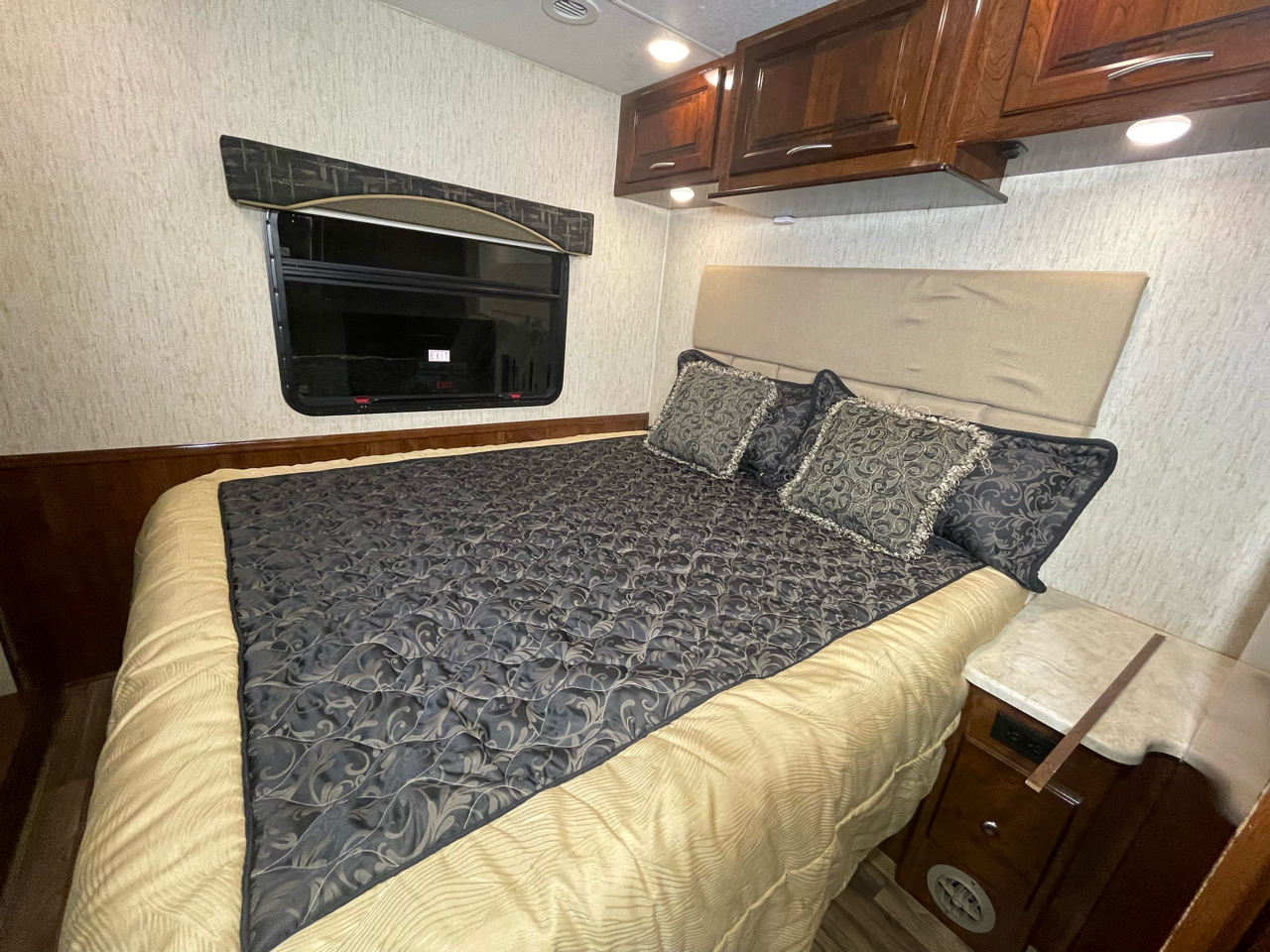 Coachmen Mirada  2019 Coachmen Mirada  2019
