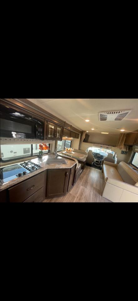 Thor Motor Coach Fourwinds  2020