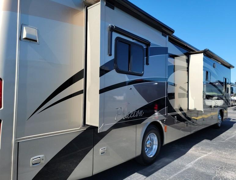 Tiffin Motorhomes Phaeton  2008