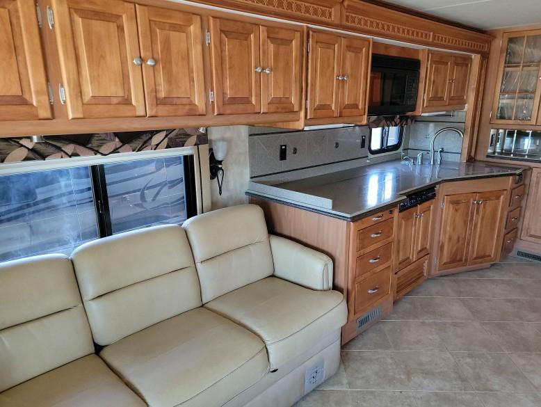 Tiffin Motorhomes Phaeton  2008