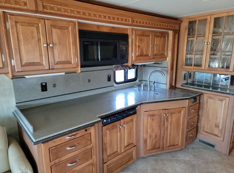 Tiffin Motorhomes Phaeton  2008