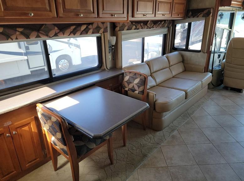 Tiffin Motorhomes Phaeton  2008