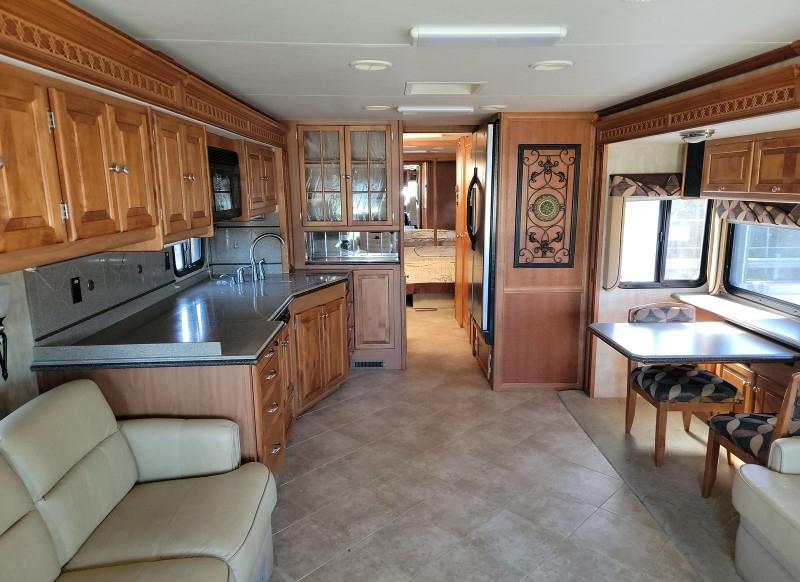 Tiffin Motorhomes Phaeton  2008