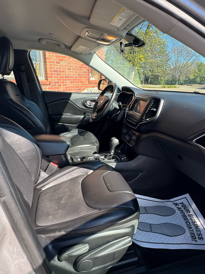 Jeep Cherokee Latitude Plus 4WD 2019 Jeep Cherokee Latitude Plus 4WD 2019