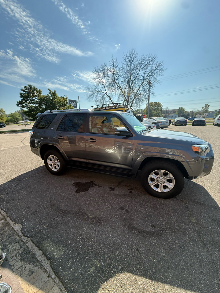 2014 Toyota 4Runner SR5 4WD photo 2