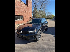 2022 Volvo XC40  2022 Volvo XC40