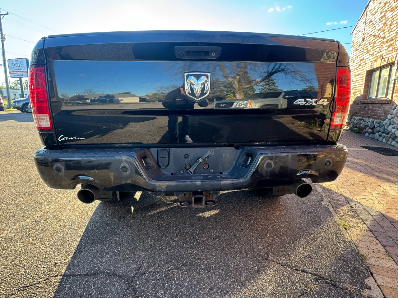 RAM 1500 ST Crew Cab 4WD 2011 RAM 1500 ST Crew Cab 4WD 2011